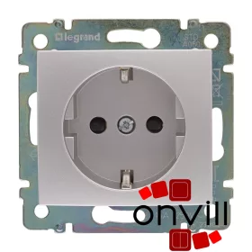   Legrand 770121, Valena 2P+F Csatlakozóaljzat Biztonsági Zsaluval, Csavaros Vezetékbekötéssel, Alumínium