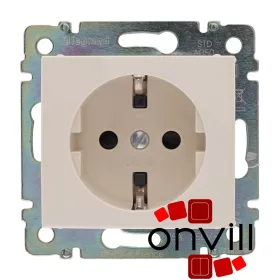   Legrand 774321, Valena 2P+F Csatlakozóaljzat Biztonsági Zsaluval, Csavaros Vezetékbekötéssel, Elefántcsont