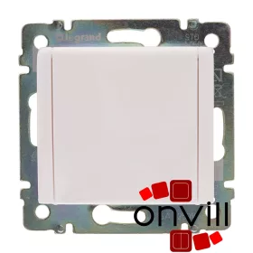   Legrand 774422, Valena 2P+F Csatlakozóaljzat Biztonsági Zsaluval, Csapófedéllel, Csavaros Vezetékbekötéssel, IP21, Fehér