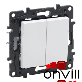   Legrand 863108IP44, Niloé Step Kettős Váltókapcsoló, 10AX, IP44, Fehér