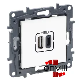   Legrand 863140, Niloé Step Kettős USB-A+USB-C Töltőaljzat, Beépített Tápegységgel, Fehér