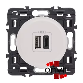   Legrand Céliane kettős USB-A + USB-C  töltőaljzat, beépített tápegységgel - 3A, 15W, burkolattal, fehér CF067465-K