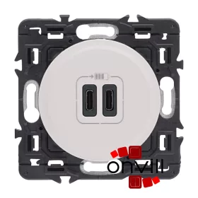   Legrand Céliane kettős USB-C töltőaljzat, beépített tápegységgel - 3A, 15W, burkolattal, fehér CF067466-HK