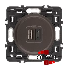   Legrand Céliane kettős USB-A + USB-C  töltőaljzat, beépített tápegységgel - 3A, 15W, burkolattal, grafit CG067465-CS