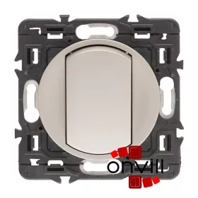   Legrand Céliane váltóérintkezős nyomó, titánium CT067031-CS