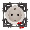Legrand CT067161-CS, Céliane 2P+F Csatlakozóaljzat Biztonsági Zsaluval, Csavaros Vezetékbekötéssel, Csavaros , Titán
